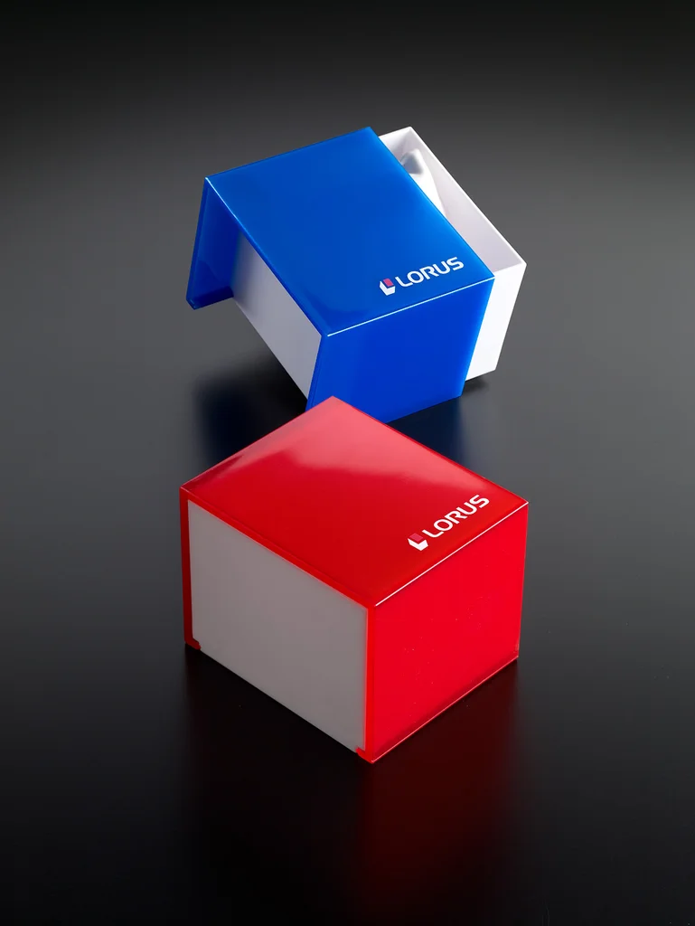 Lorus: Cube box design with crisp interior produced by Casadevall Group.