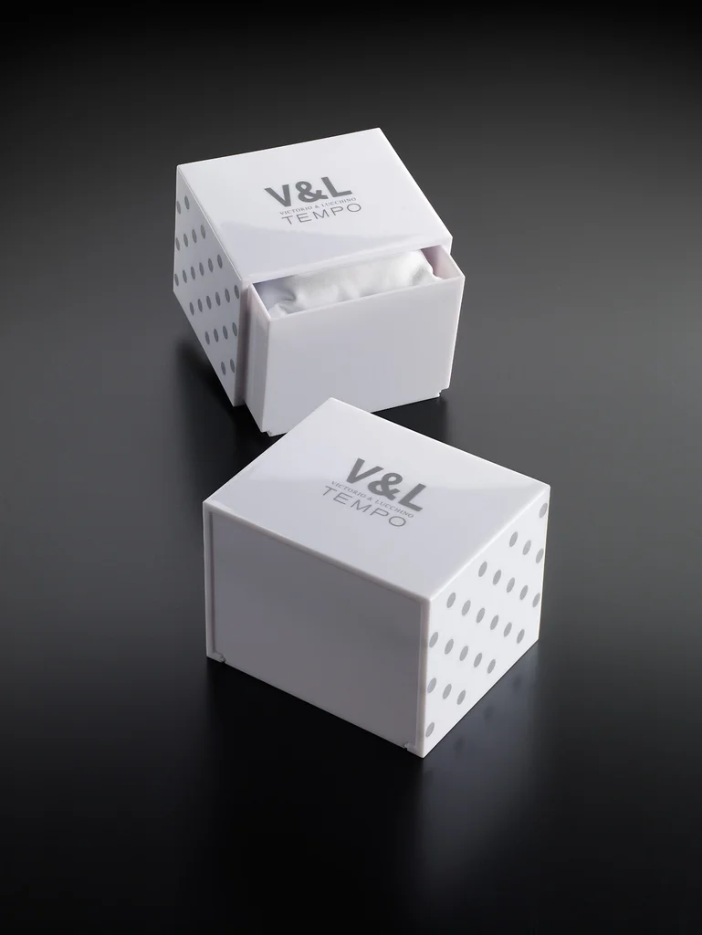 Victorio & Lucchino: Drawstring jewelry pouches produced by Casadevall Group.