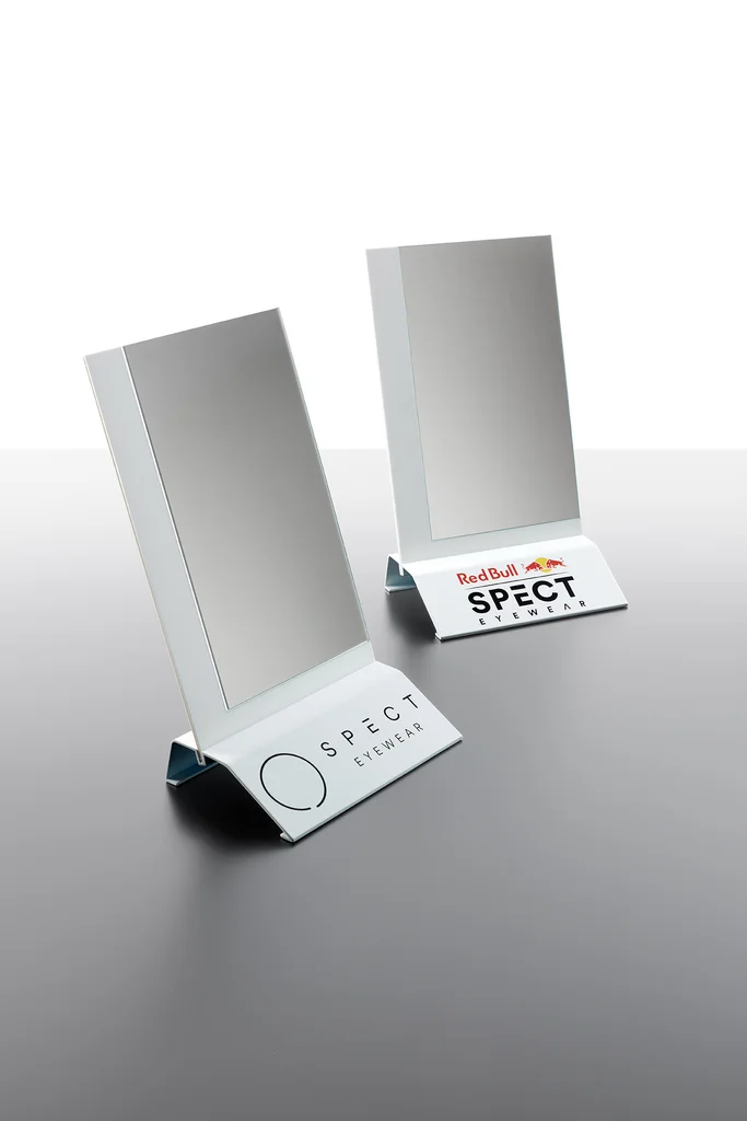 Spect Eyewear: Eyewear counter mirrors produced by Casadevall Group.