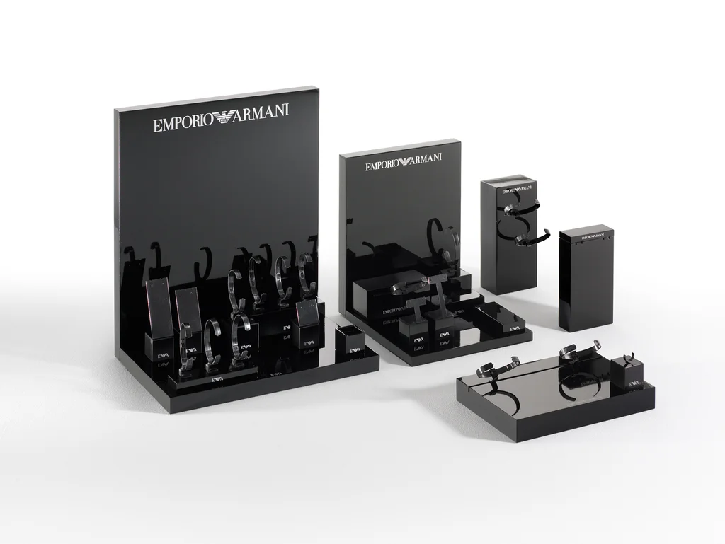 Emporio Armani: Modular display produced by Casadevall Group.