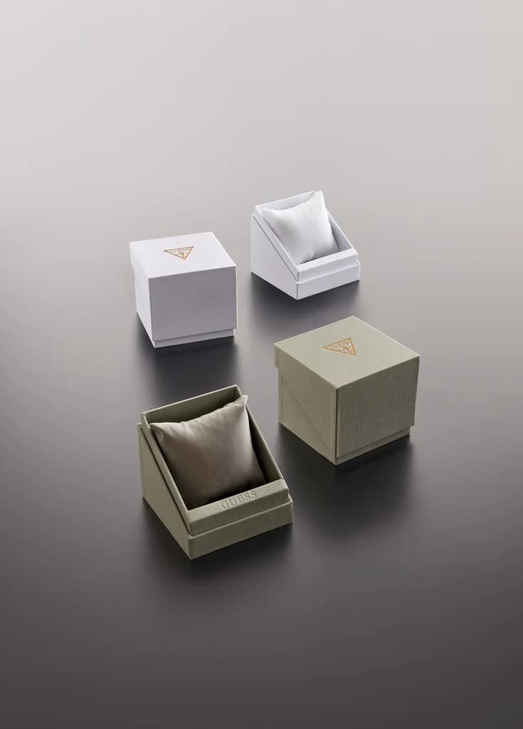 Guess: packaging produced by Casadevall Group.