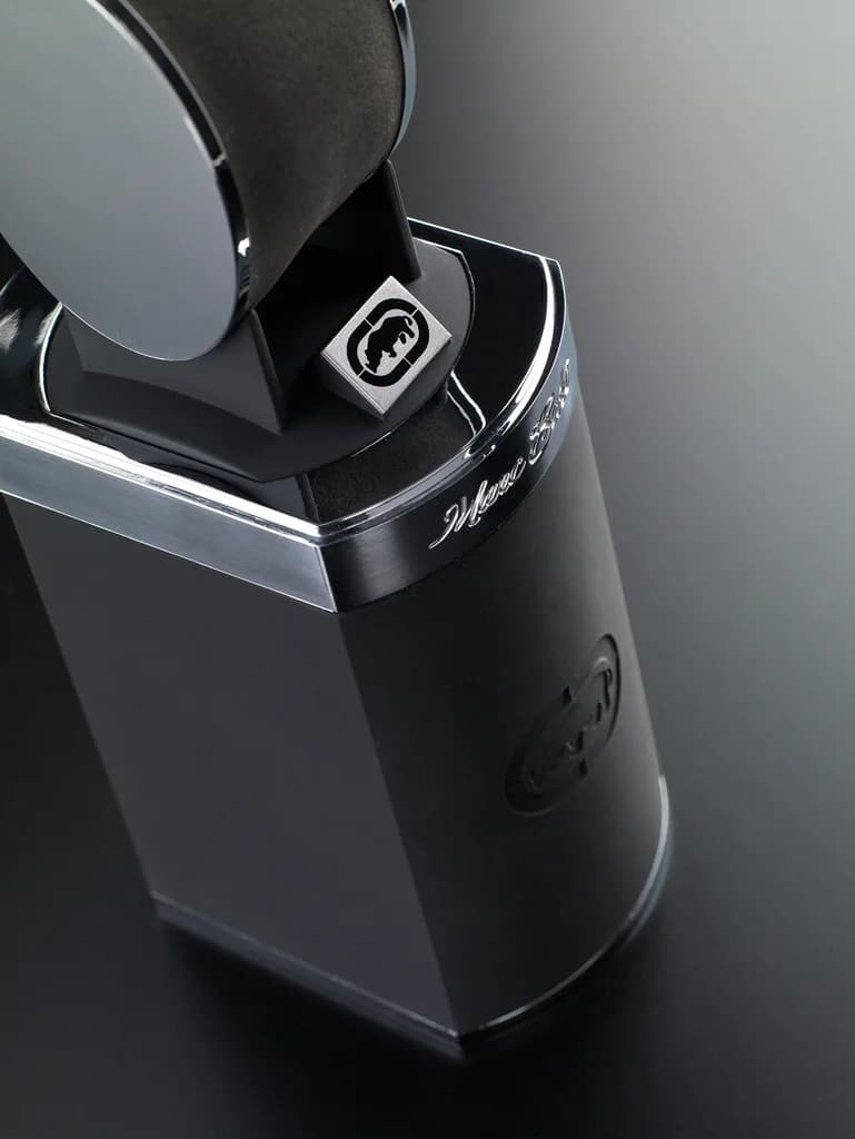 Marc Ecko: Watch display produced by Casadevall Group.