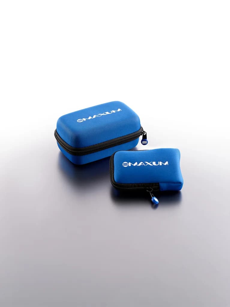 Maxum: Zipped travel case produced by Casadevall Group.
