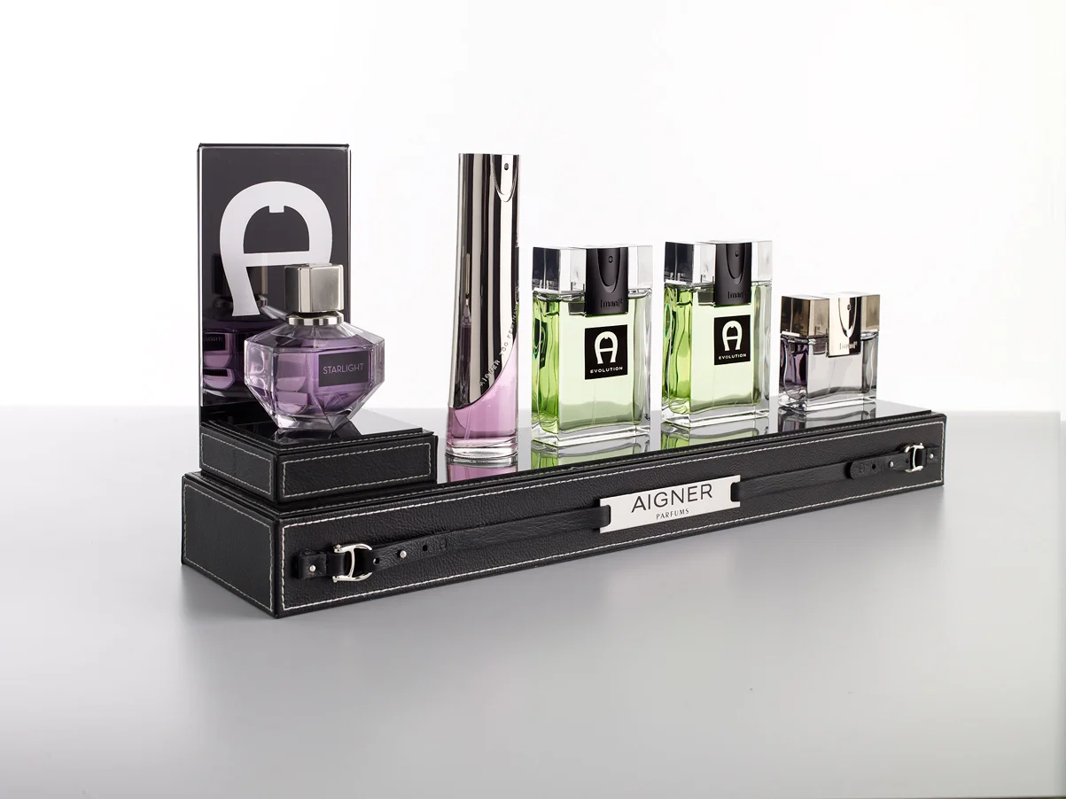 Aigner: Countertop display produced by Casadevall Group.