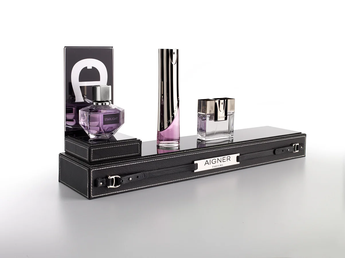 Aigner: Countertop display produced by Casadevall Group.