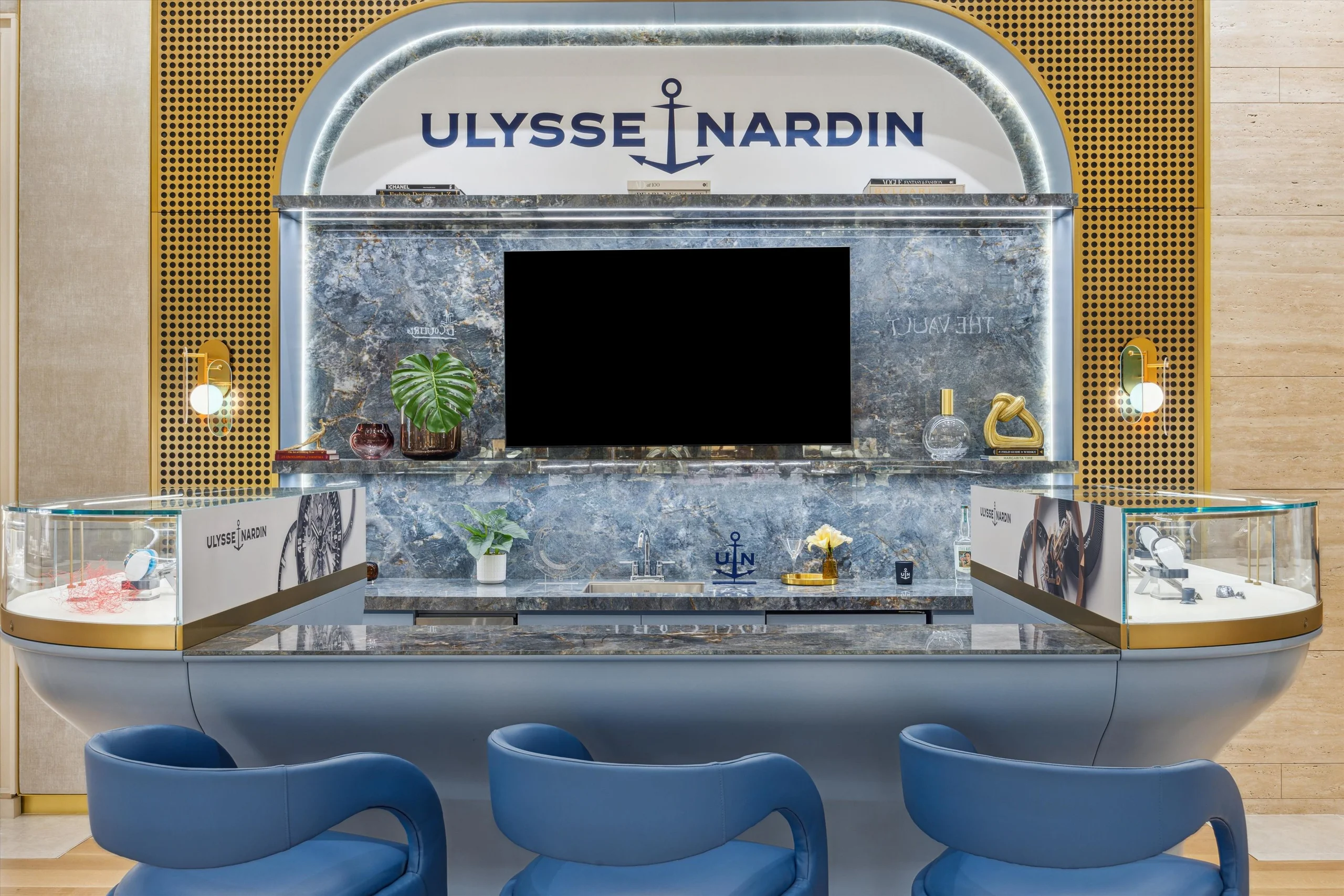 Multi-brand jewelry boutique interior produced by Casadevall Group.