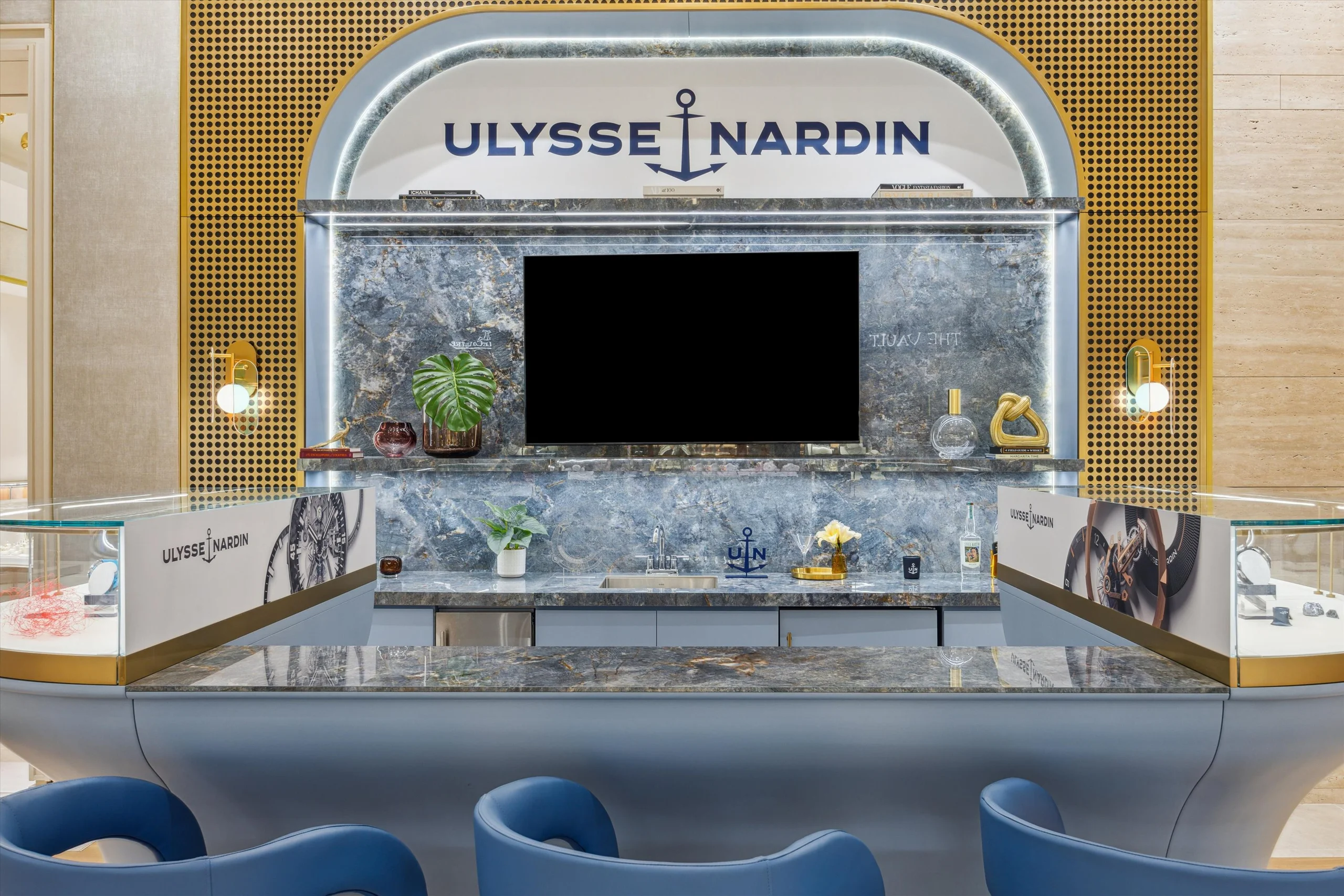 Multi-brand jewelry boutique interior produced by Casadevall Group.