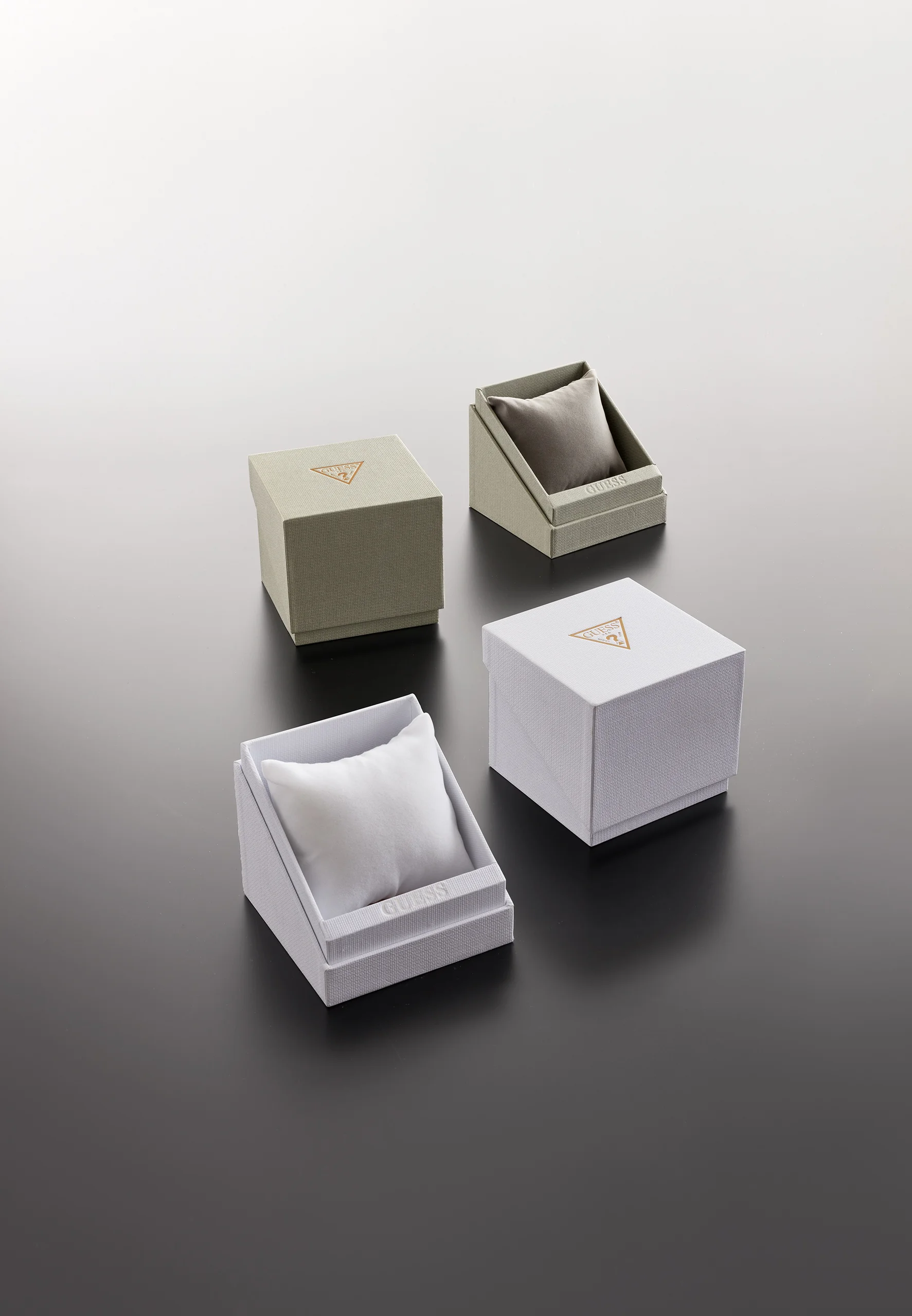 Guess: packaging produced by Casadevall Group.