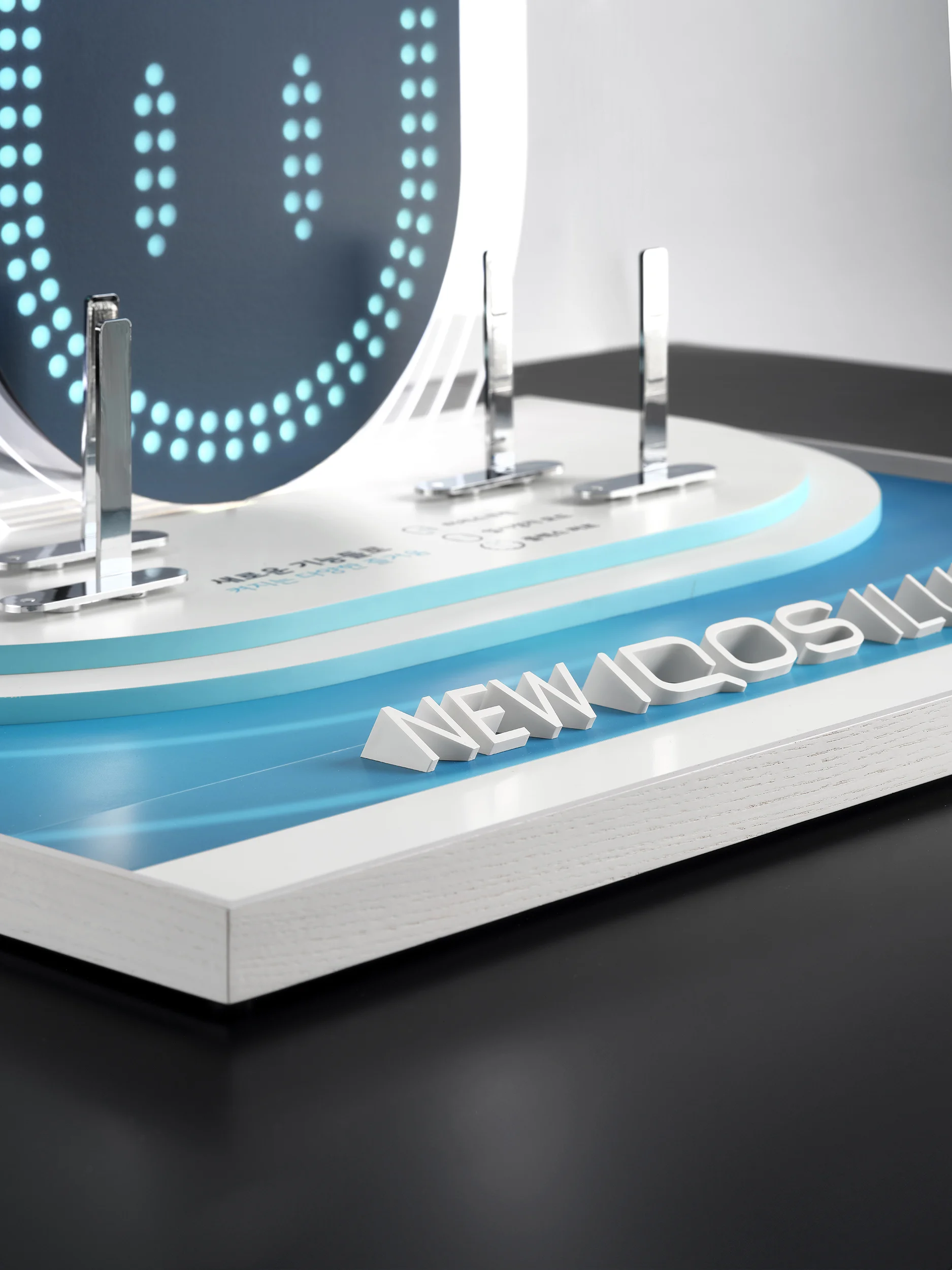 IQOS: display produced by Casadevall Group.