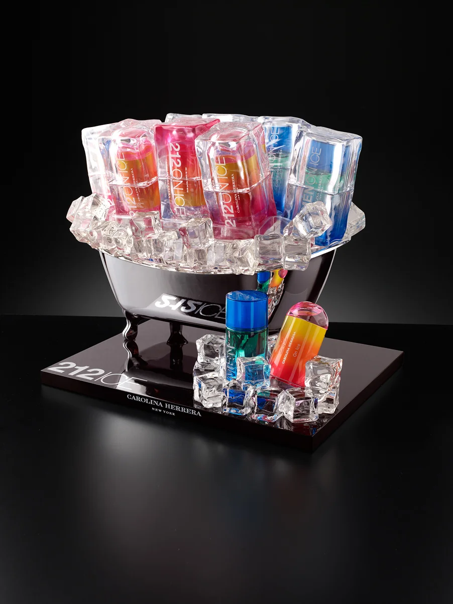 212: Sculptural display design produced by Casadevall Group.