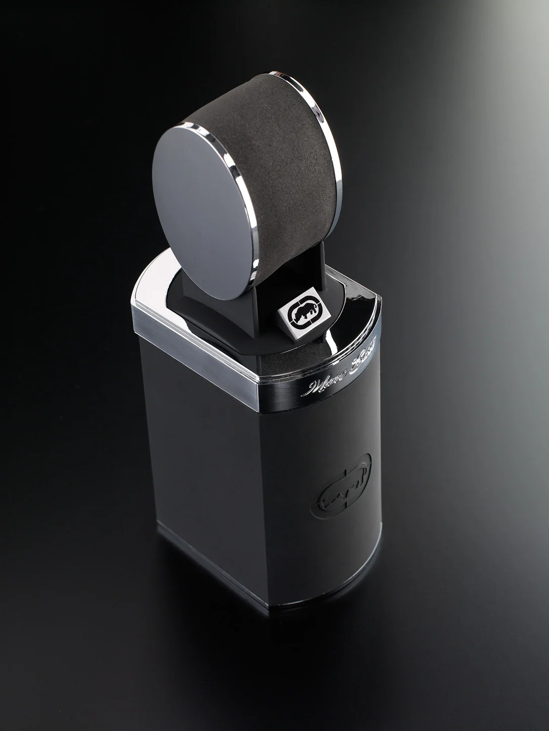 Marc Ecko: Watch display produced by Casadevall Group.